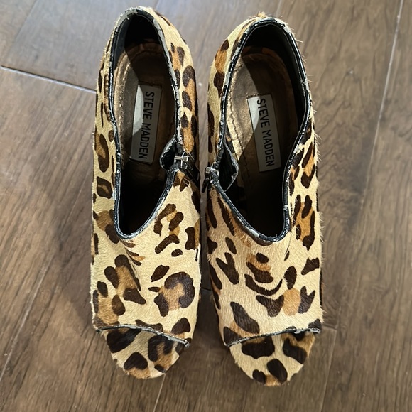 Y2K VTG Steve Madden Leopard Print Fur Wedge Heels - Picture 4 of 7